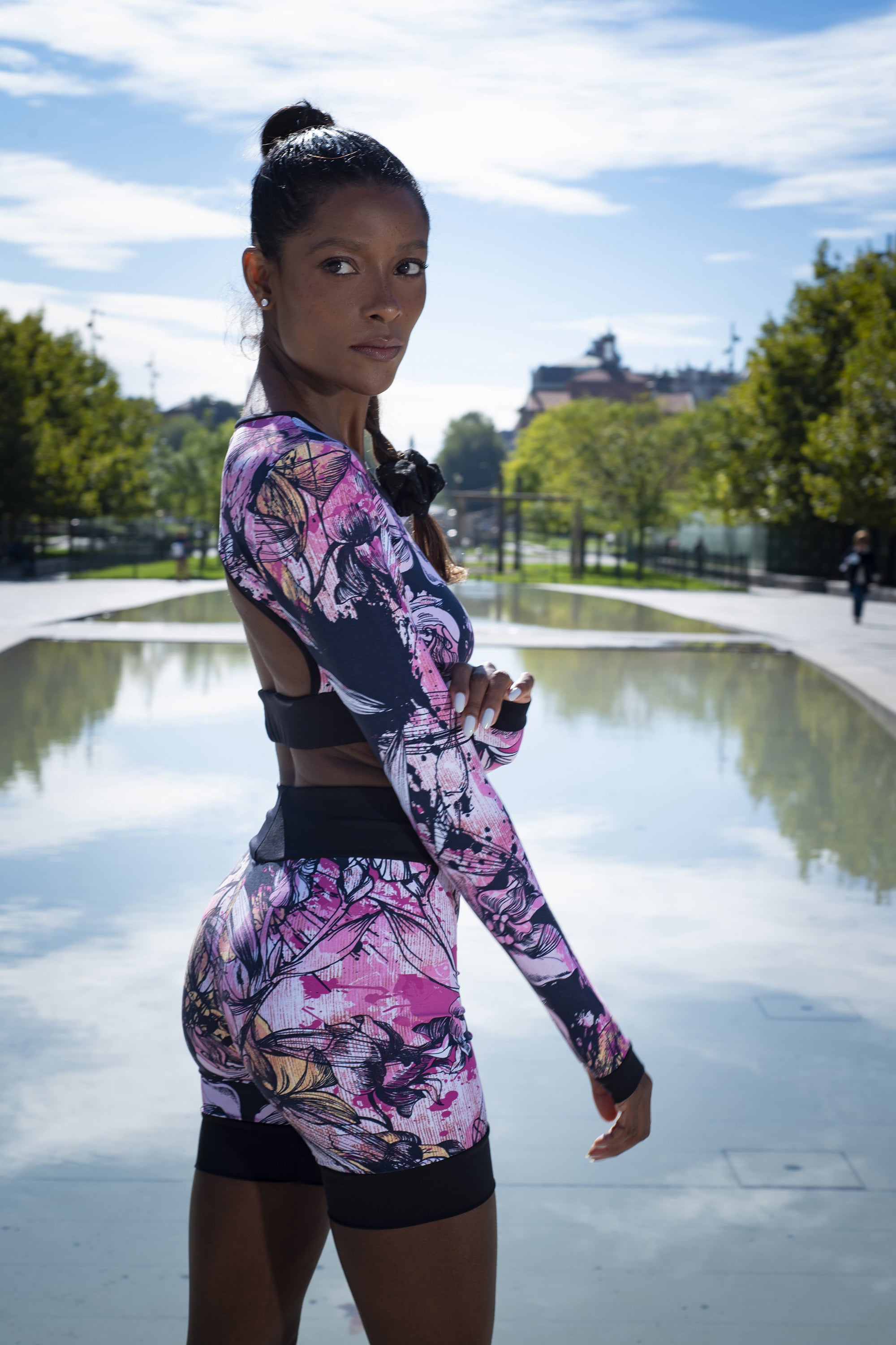 Top Light Tao a maniche lunghe con motivo floreale Cosmos