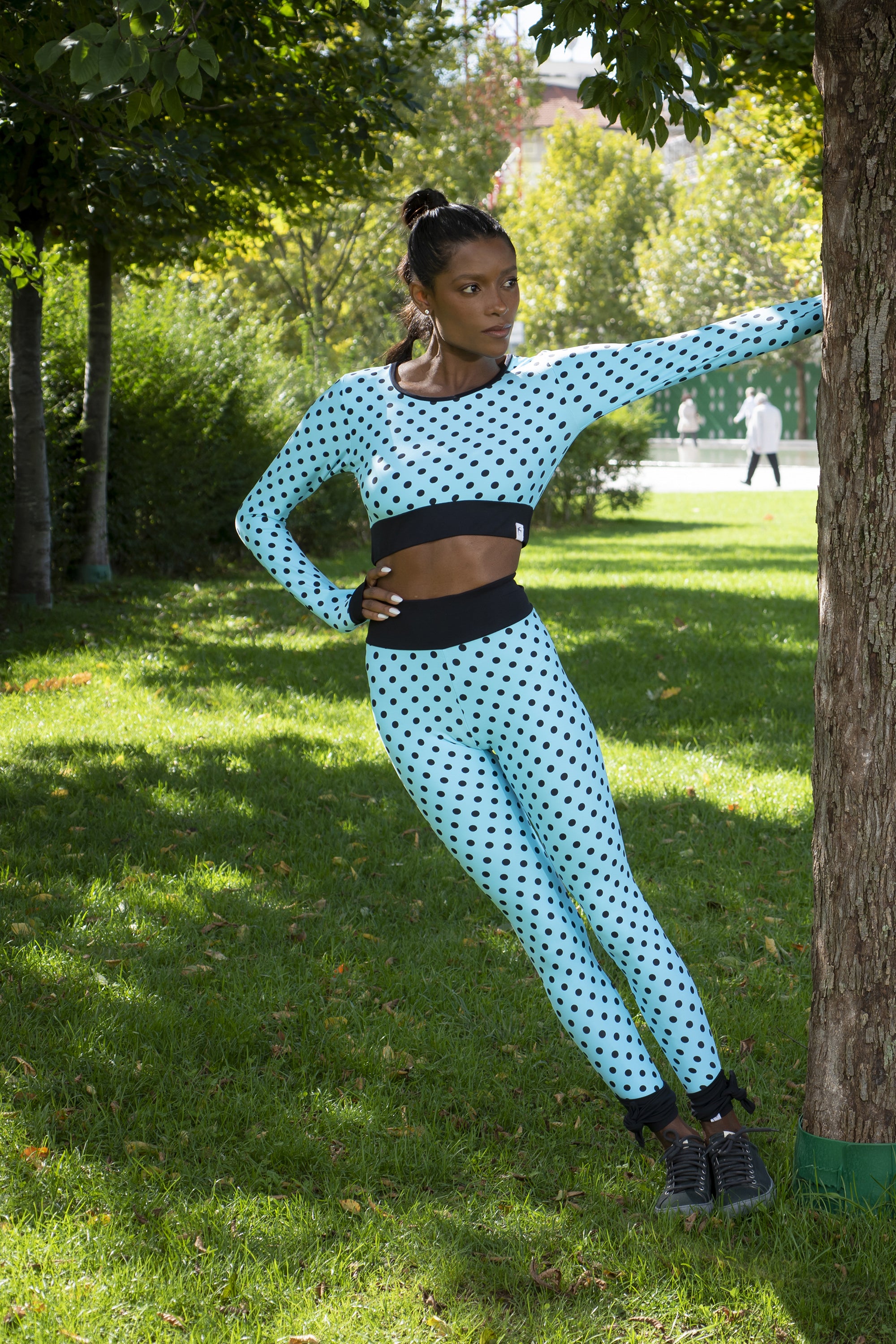 Bio Leggings Light Tao Pois Preto Fundo Azul